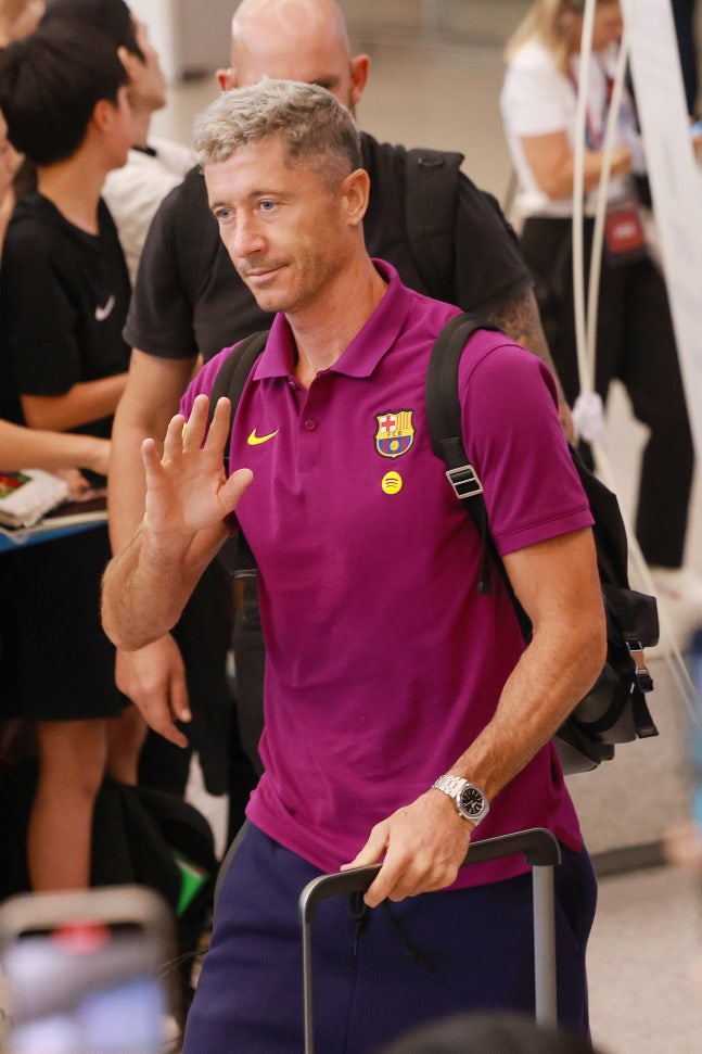 야말-레반도프스키, 한국 땅 밟았다...바르셀로나 15년 만에 방한